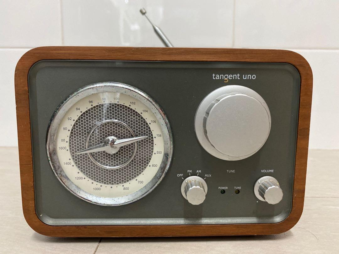 Radio vintage look, Audio, Soundbars, Speakers & Amplifiers on Carousell