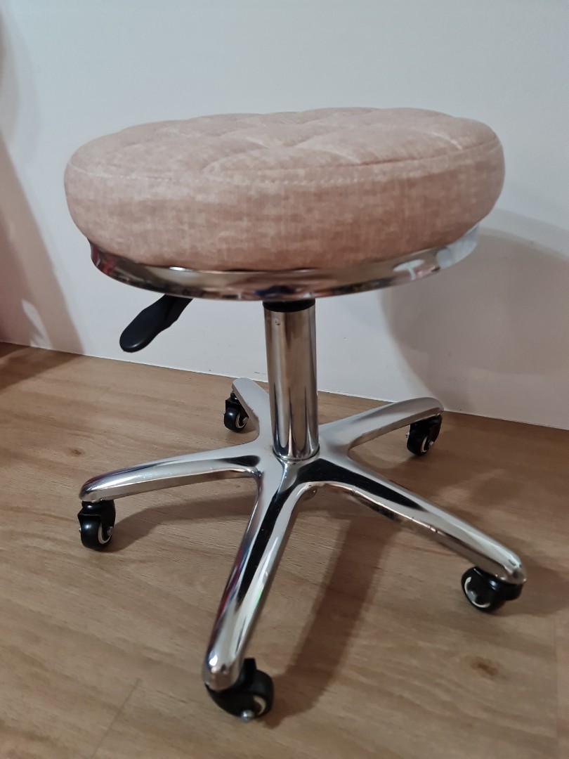 Salon chairs with wheels, Furniture & Home Living, Furniture, Tables