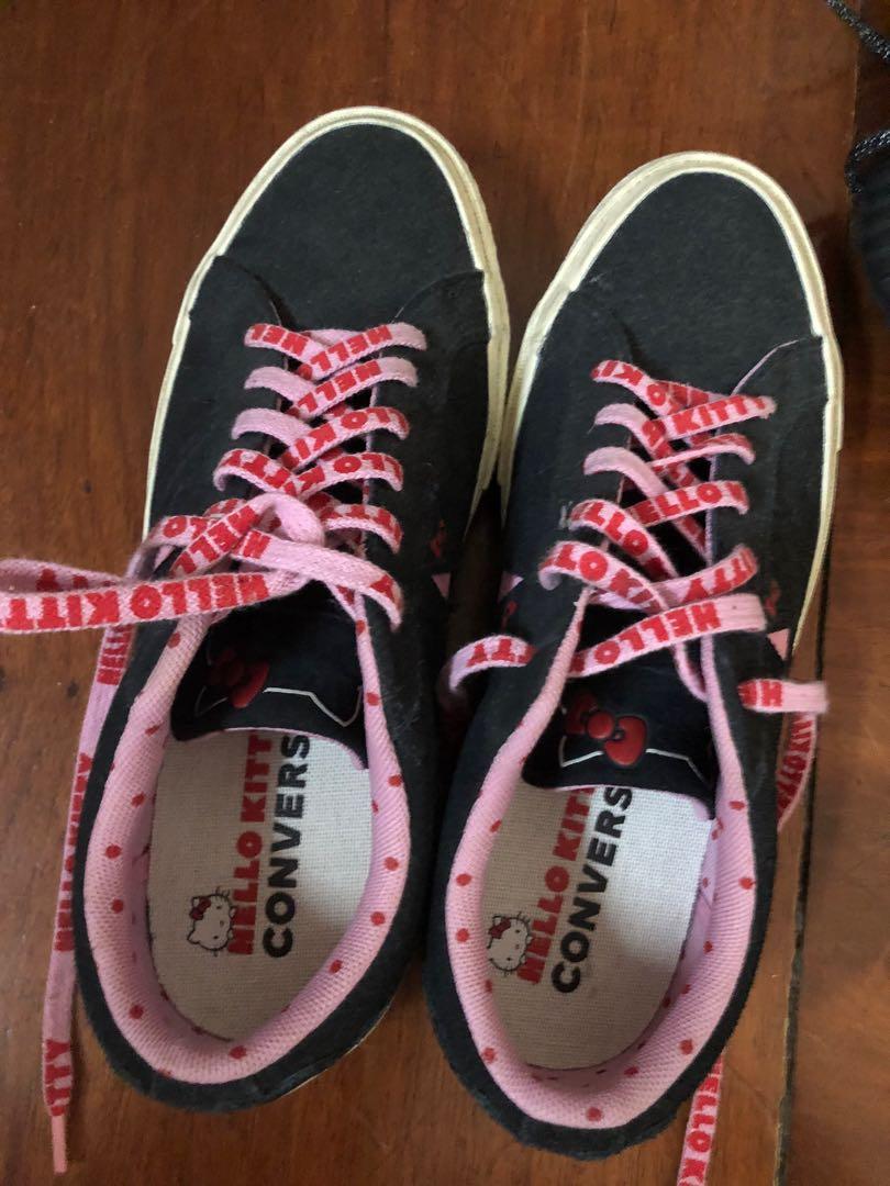 Hello kitty converse 7.5 hot sale