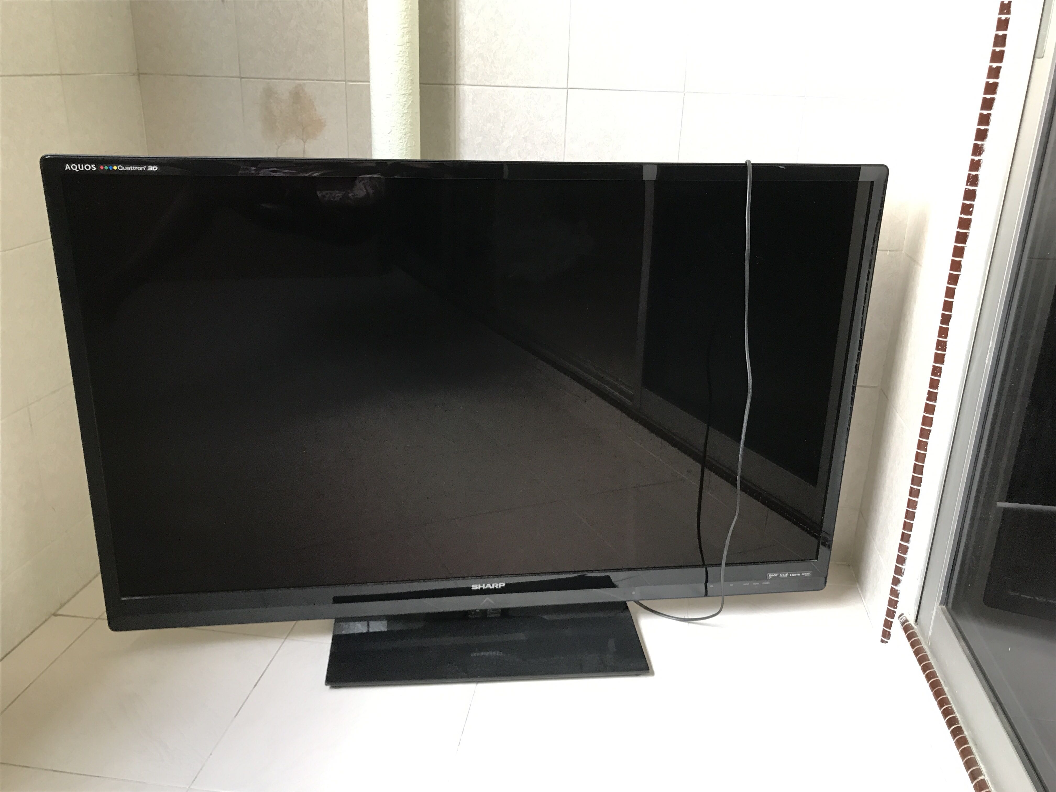 Sharp Aquos 52 “ TV, TV & Home Appliances, TV & Entertainment, TV on