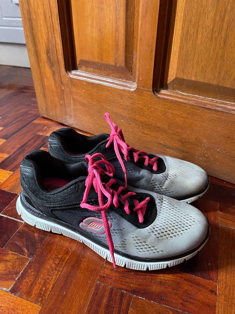 Sketchers Skech knit flex sole rubber shoes, Women's Fashion, Footwear,  Sneakers on Carousell