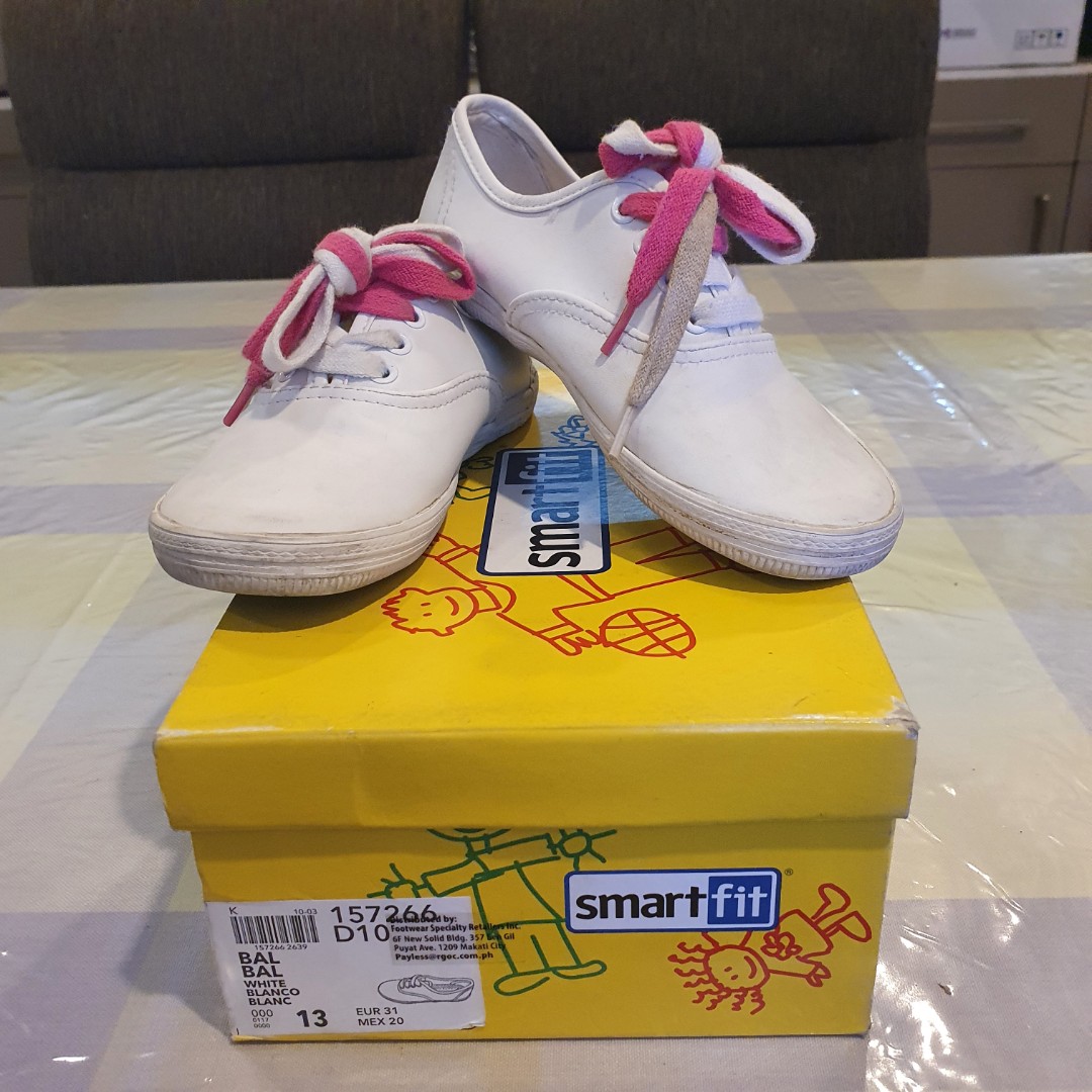 Smart fit white sneakers top