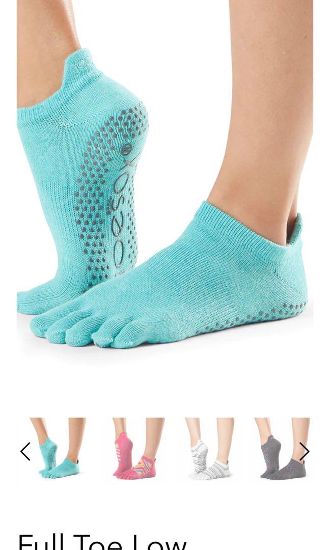 Toesox full toe low rise grip socks, Women's Fashion, Activewear