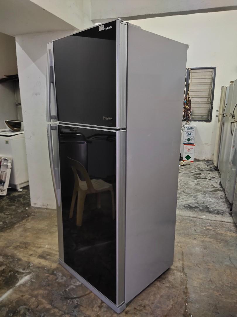 Toshiba 2 door fridge automatic ice maker, TV & Home Appliances