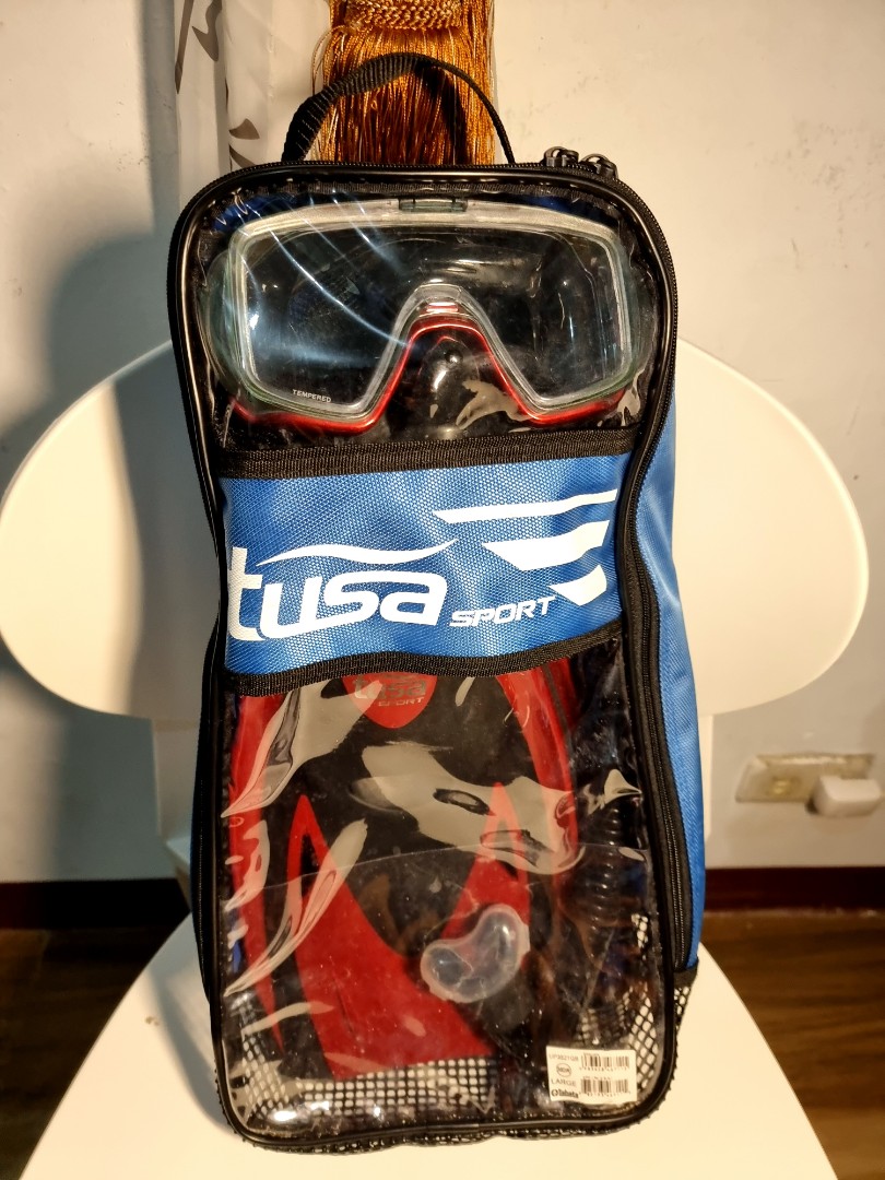 Tusa Mask, Snorkel and Fins set. Used less than 5 times. In excellent