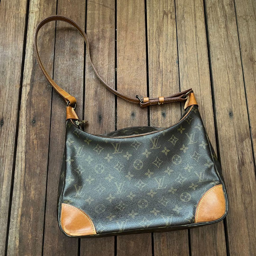 Louis Vuitton LV Vintage Boulogne Shoulder Crossbody Bag, Luxury, Bags &  Wallets on Carousell