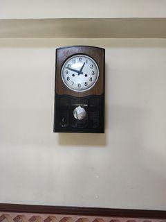 大挂钟, 实木表框, 全铜机蕊。Vintage wall clock, well maintained