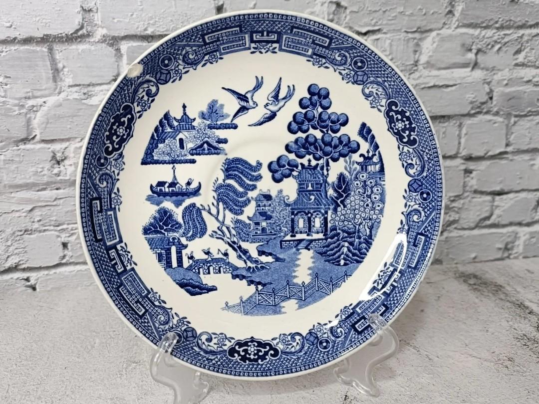 Vintage Wedgewood ceramic plate (Category: Other Kitchenware & Tableware) located in Mandaluyong City. Submitted by aishoppe08 (Listing ID 1170394477, Image 1). Description: h2cm x d16cm with chips (pls. check last pic).