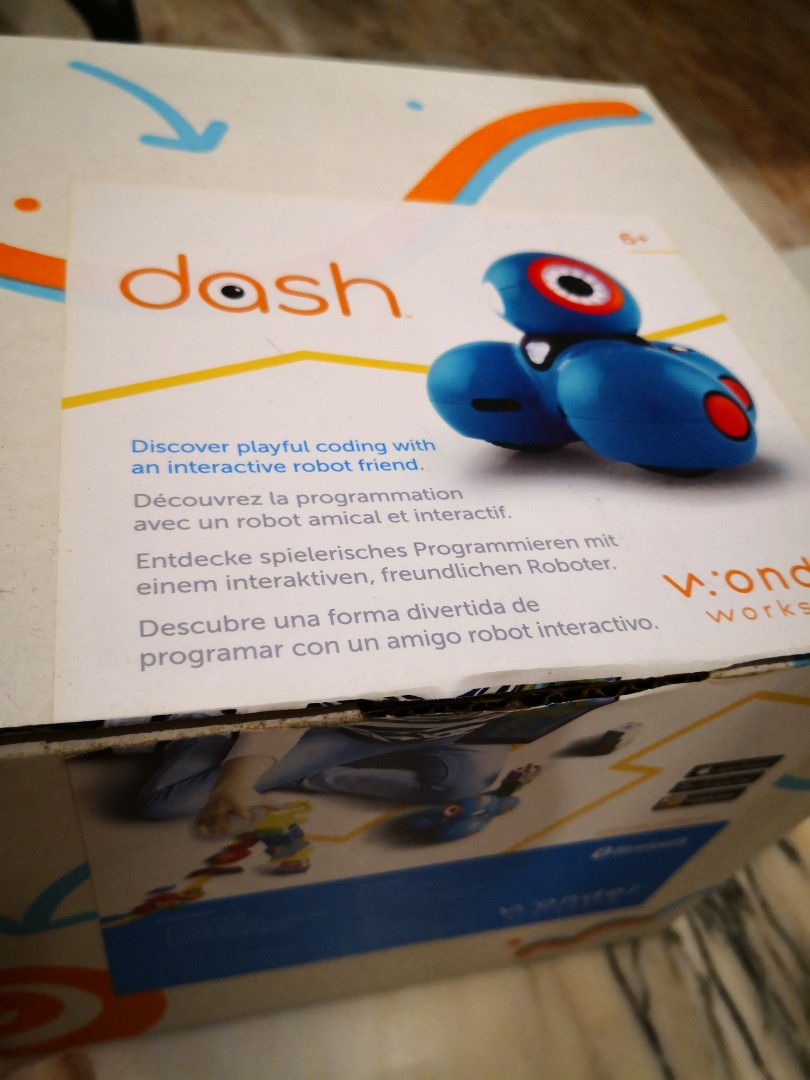 Wonder Worshop Dot & Dash Robot with Accessories, Hobbies & Toys, Toys &  Games on Carousell