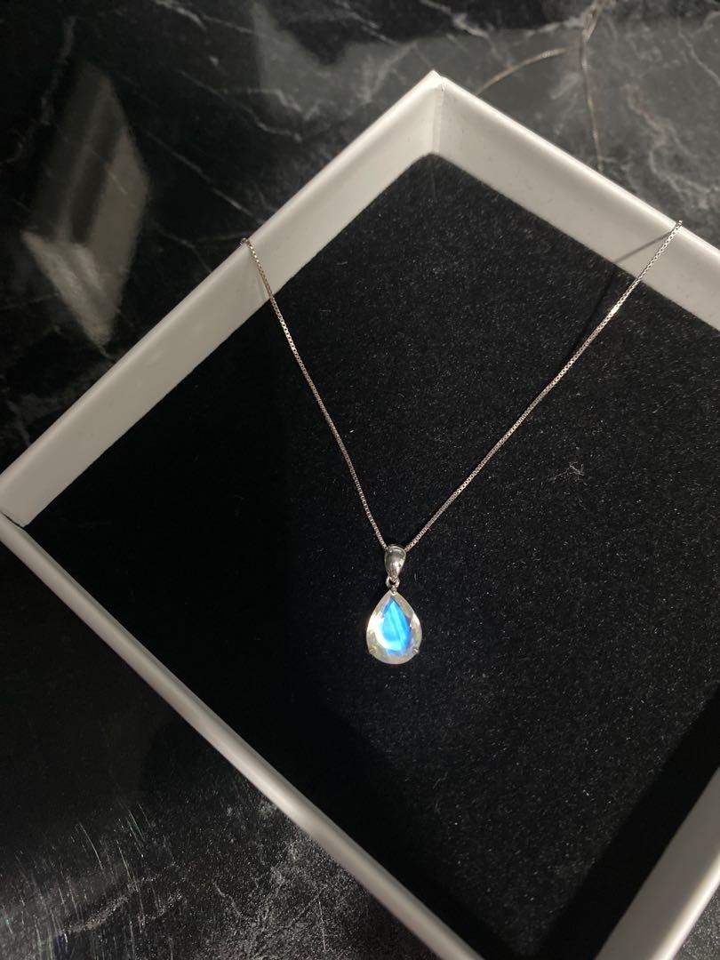 White gold moonstone necklace hotsell