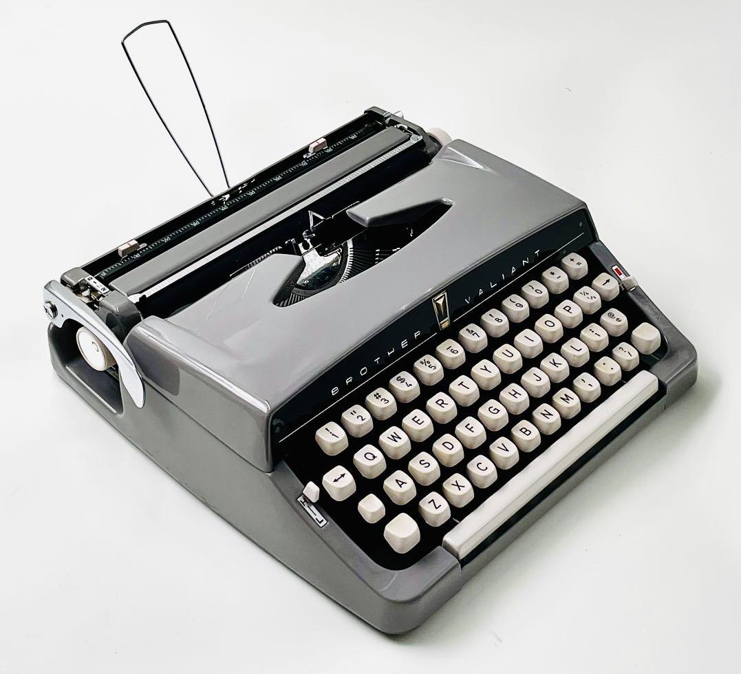 !! RARE !! Mintcondition 1962 Brother Valiant ultraportable