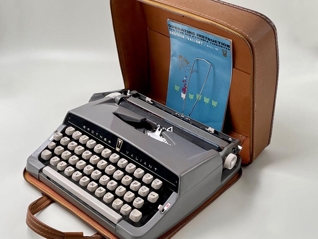 !! RARE !! Mintcondition 1962 Brother Valiant ultraportable