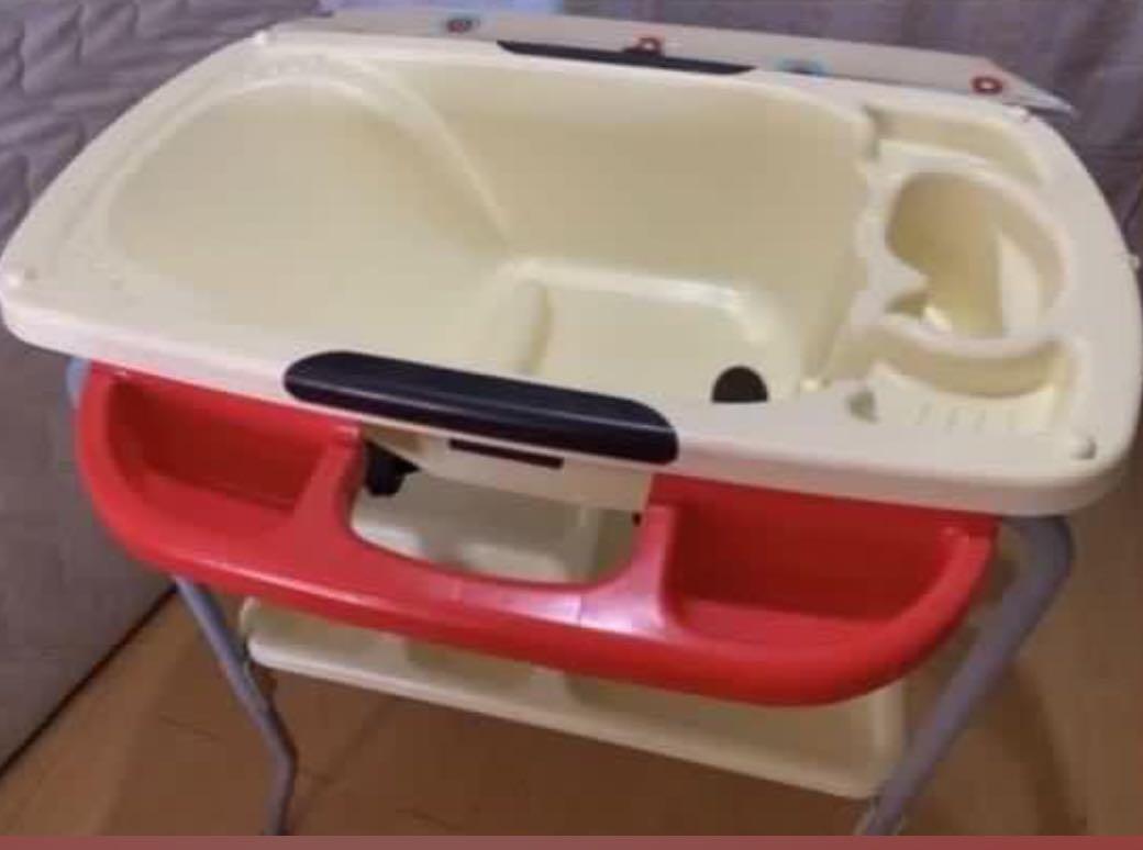 Baby changing table and bath tub (Category: Bathtub & Bath Accessories) located in Pasig City. Submitted by r.m.c2 (Listing ID 1175507171, Image 3). Description: Bay changing table and bath tub Weight 10kg Original Price: PHP15,000 RFS: No longer using it MOP: GCASH.