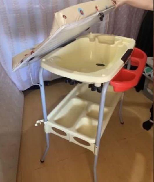 Baby changing table and bath tub (Category: Bathtub & Bath Accessories) located in Pasig City. Submitted by r.m.c2 (Listing ID 1175507171, Image 2). Description: Bay changing table and bath tub Weight 10kg Original Price: PHP15,000 RFS: No longer using it MOP: GCASH.