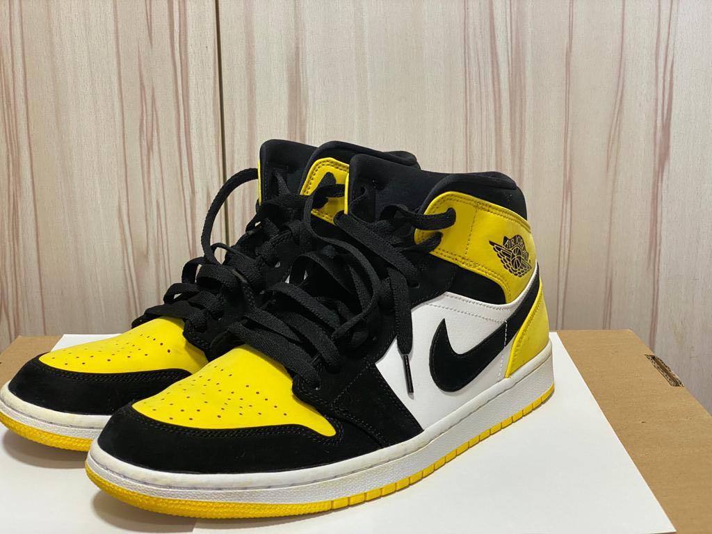 Air Jordan 1 Mid Yellow Toe, Men's 