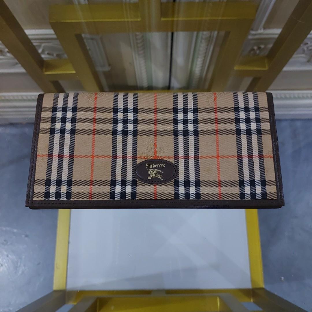 Authentic Burberry vintage long wallet (Category: Luxury Bags & Wallets) located in Binangonan. Submitted by makoleksyon (Listing ID 1175597908, Image 2). Description: excellent condition no flaws bought in Japan 💯% Authentic. Money back guarantee..