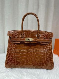 (Category: ) located in . Submitted by LuxuryCheapAutientic (Listing ID 1175628894, Image 1). Description: .