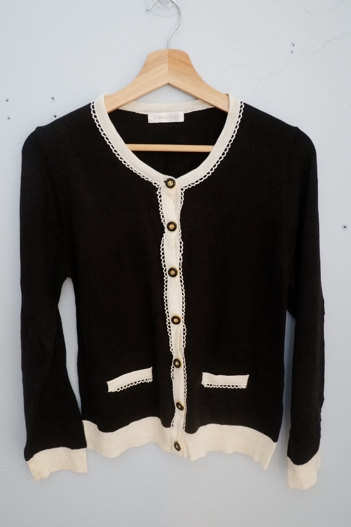 Chanel white cardigan discount