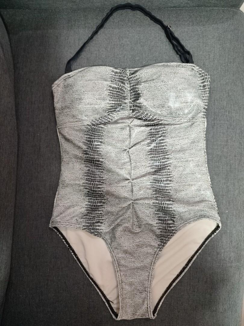 Coco Cabaña swimsuit (Category: Bikinis & Swimsuits) located in Bulacan. Submitted by aem02 (Listing ID 1175516757, Image 1). Description: No issue ✔️ Payment first policy ✔️ No COD/COP please ⭐ MOP - GCash 🚚 MOD - LBC, Sho pee Checkout 📍 LOC - Bulacan.