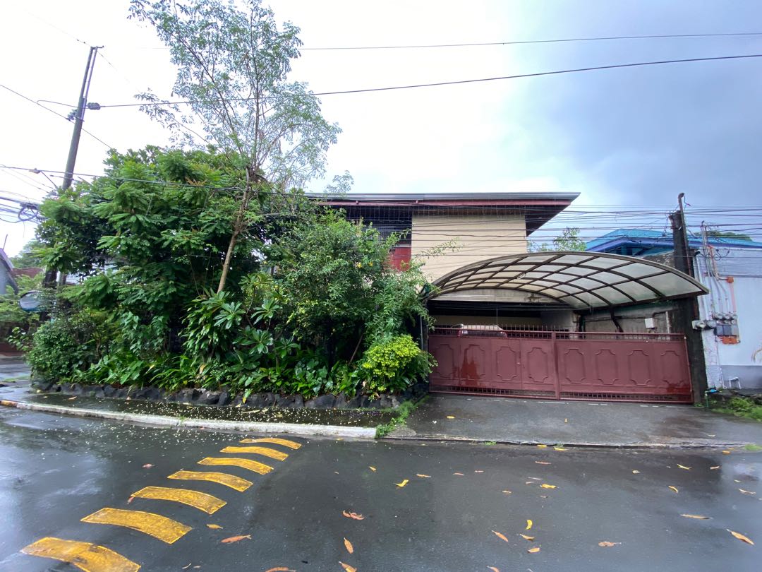 Corner house for sale Tierra Pura near Miranila congressional ave