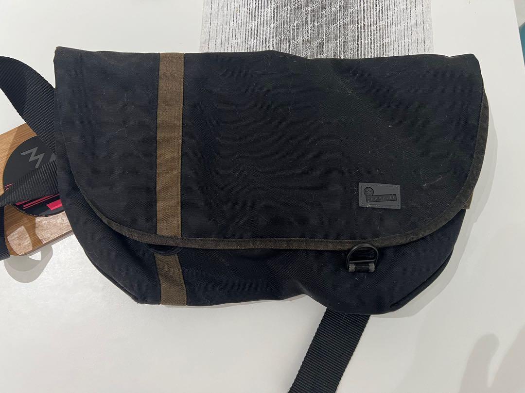 Crumpler Messenger Bag, Men's Fashion, Bags, Sling Bags on Carousell