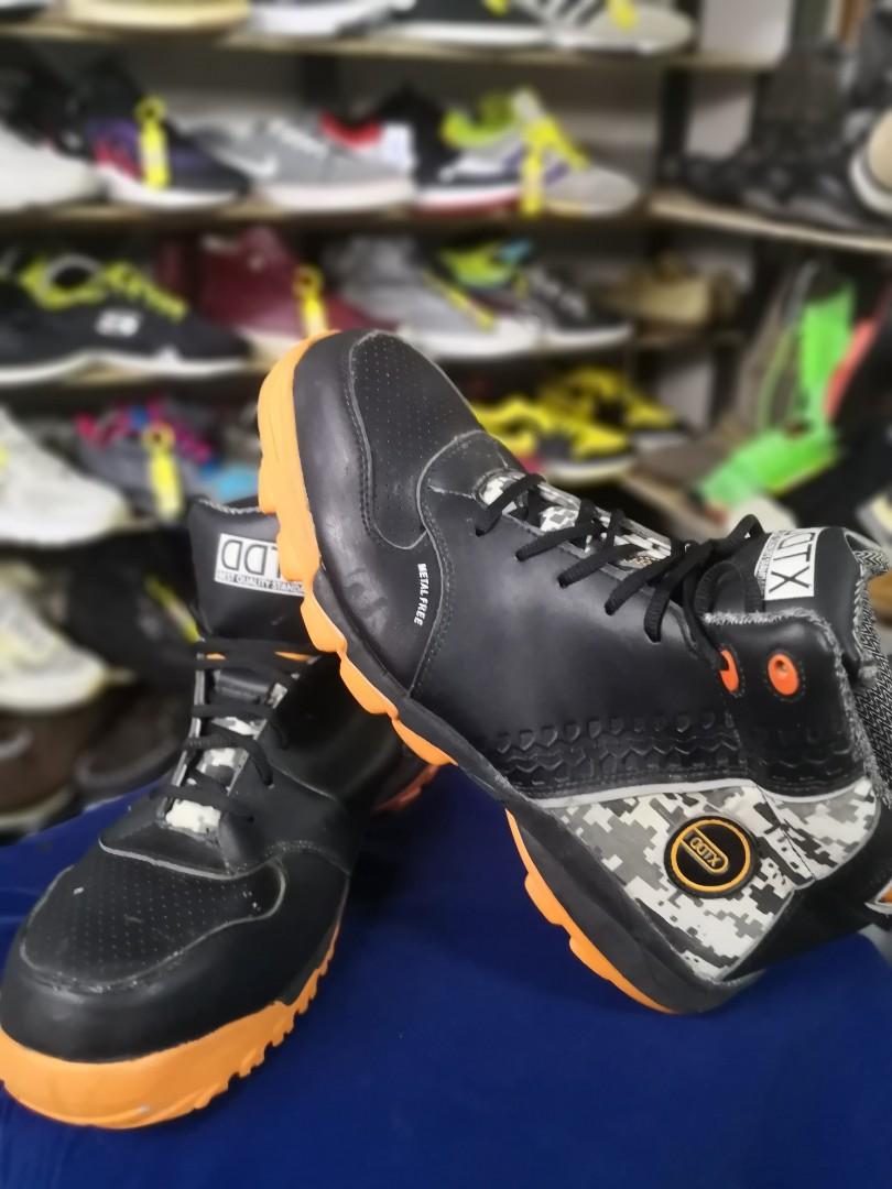 DDTX SAFETY BOOT Men s Fashion Footwear Boots on Carousell