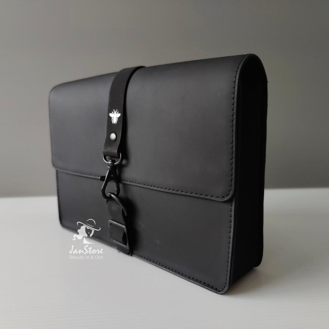 Dior mens toiletry 2025 bag