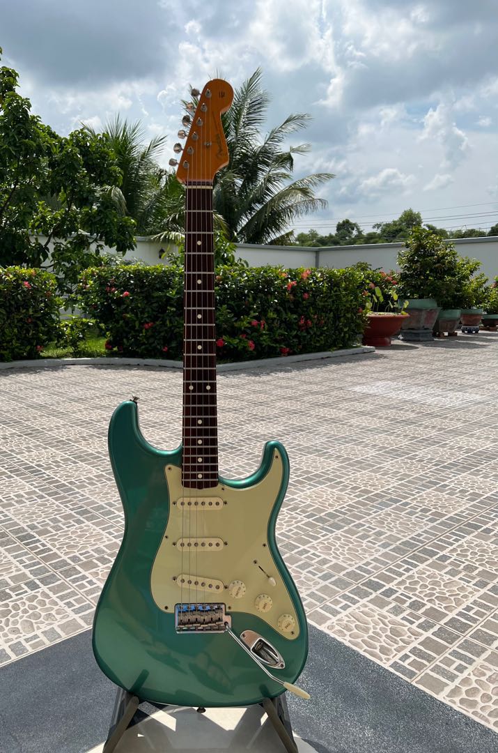 Fender Stratocaster FSR Thin Skin 1961 Hobbies Toys Music