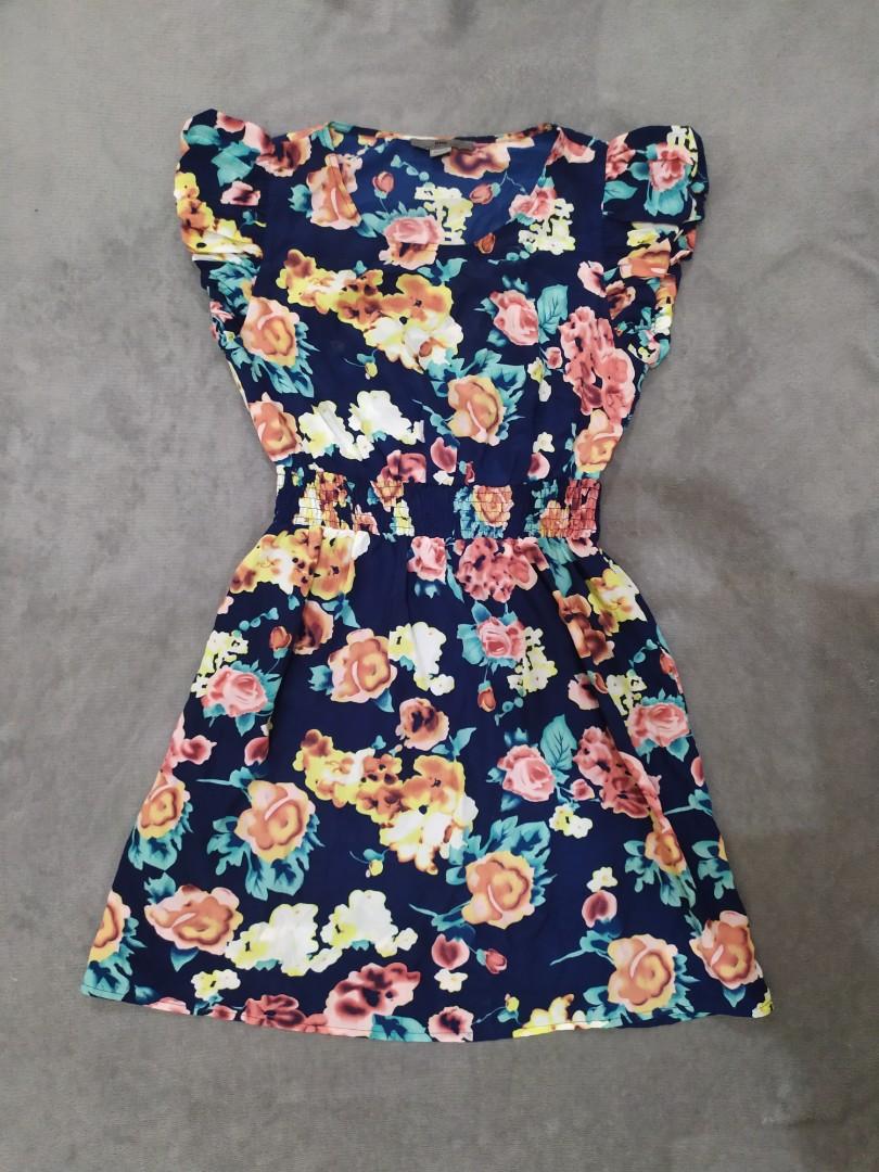 Floral Mini Dress (Category: Dresses) located in Calamba. Submitted by crisafaye (Listing ID 1175537589, Image 1). Description: Mini Floral Dress Size: Small MOP: Gcash, RCBC MOD: J&T Express *Will be shipped out on weekends only *Shipping fee will be shouldered by the buyer Please don't hesitate to pm me if you have inquiries :) Thank you and happy shopping ^^.