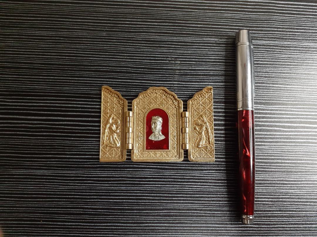 Folding Triptych Altar Madonna (Category: Religious Items) located in Paranaque City. Submitted by donjuan_thegreat (Listing ID 1175578700, Image 3). Description: Item in very good vintage condition Purchased in Spain Material: Metal Dimensions: H 5.6 cm L 8.3 cm Thickness 0.5 cm When closed: L 4.7 cm For pick-up in UPS 5 Paranaque or can ship at buyer's expense .