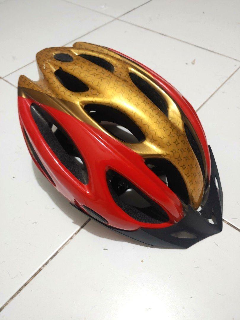 Generic Bicycle Helmet (Category: Bicycles) located in Makati City. Submitted by silva21 (Listing ID 1175501999, Image 2). Description: Pm for more photos.
