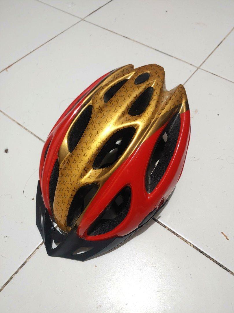 Generic Bicycle Helmet (Category: Bicycles) located in Makati City. Submitted by silva21 (Listing ID 1175501999, Image 1). Description: Pm for more photos.