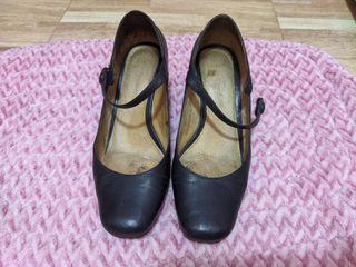 GIBI black shoes with heels (used but not abuse)