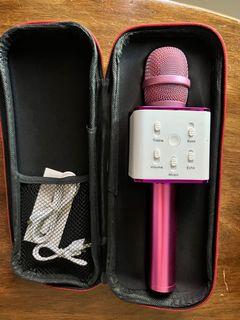 Karaoke microphone for leisure use