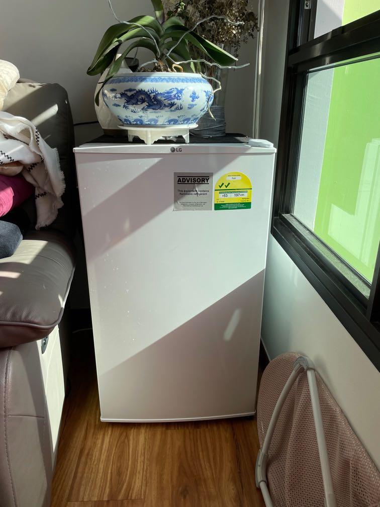 LG Bar fridge (2 yr warranty included), TV & Home Appliances, Kitchen