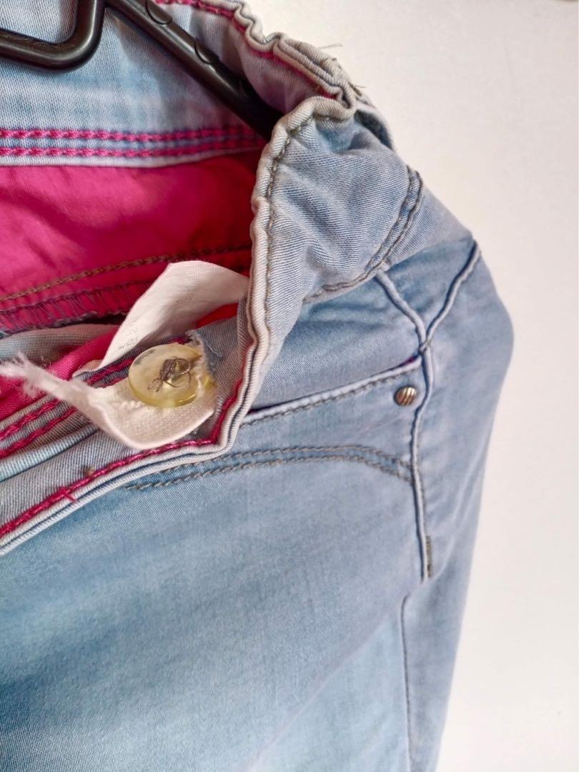 Light Washed High Waisted Soft Denim Ripped Jeans (Category: Jeans) located in General Mariano Alvarez. Submitted by lisapedrigal (Listing ID 1175494920, Image 3). Description: Brand: Crissa Condition: 4/10 Issue: Worn out Adjustable waistline Size: 24 in Prices are slightly negotiable Payment first through gcash only Buyer should shoulder the shipping fee Shopee checkout available.