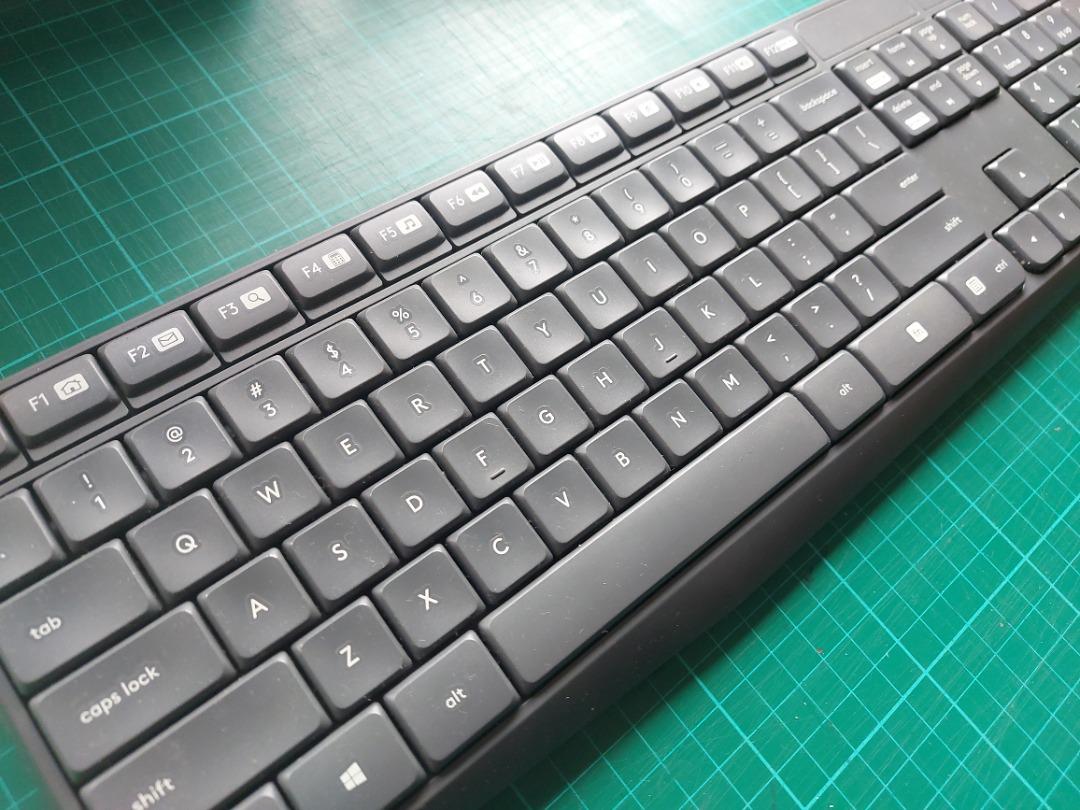 Logitech Bluetooth Keyboard K235, Computers & Tech, Parts & Accessories