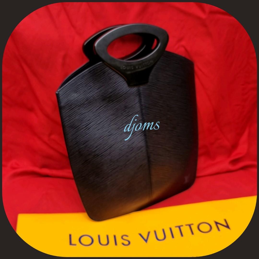 LV EPI noir sac sling backpack, Luxury, Bags & Wallets on Carousell