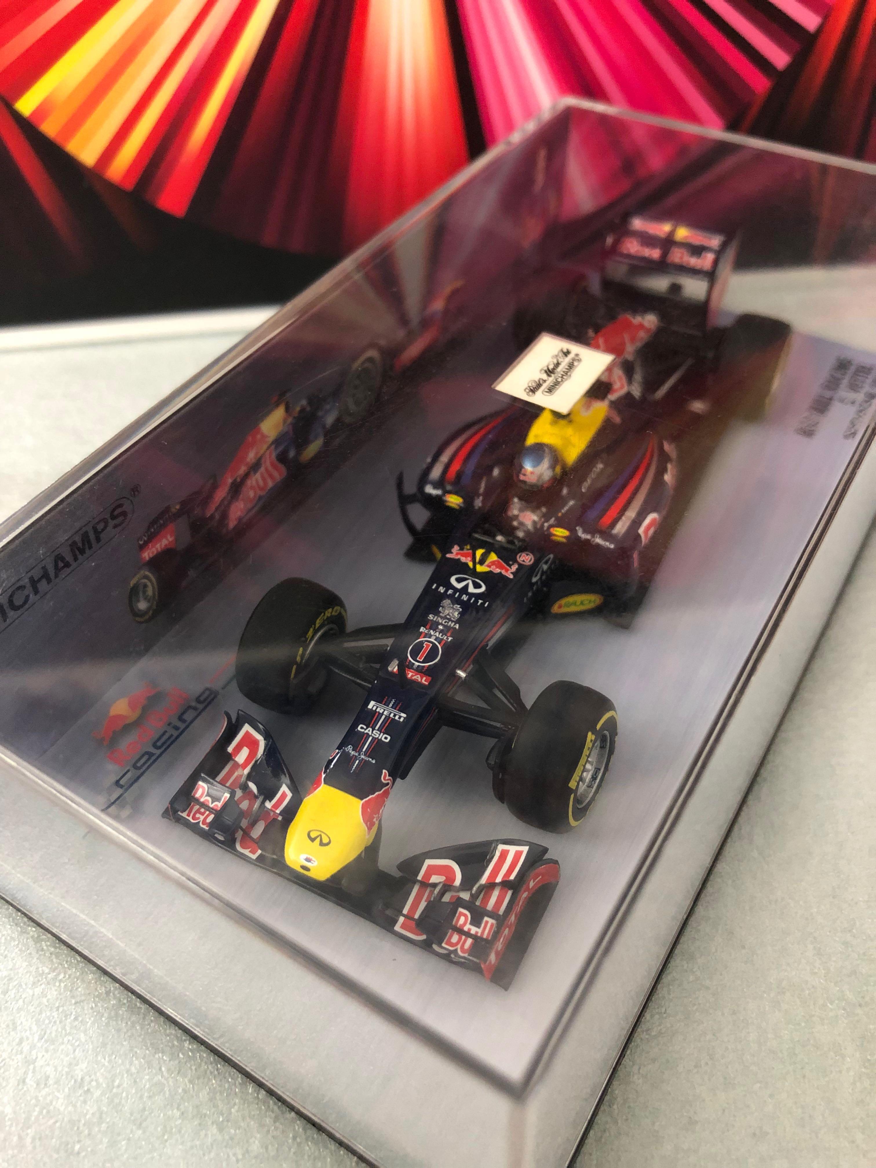 Minichamps 1/43 F1 Red Bull Racing RB8 Sebastian Vettel Showcar
