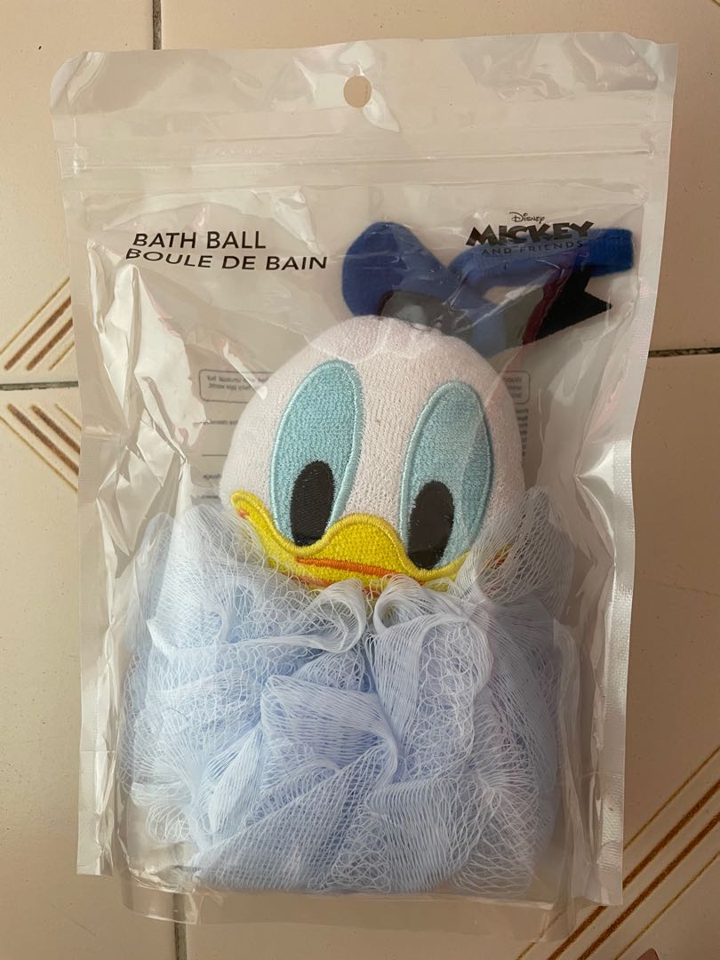 Miniso Donald Duck Bath Ball, Beauty & Personal Care, Bath & Body, Bath on Carousell
