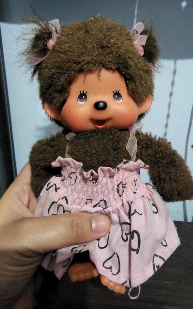 Monchichi doll (Category: Plushies & Soft Toys) located in Valenzuela. Submitted by nicolelyndsoria (Listing ID 1175581462, Image 2). Description: Monchichi Doll RFS: need cash Issue: mejo naalis lang ung onting dikit sa harap na hair ng doll..