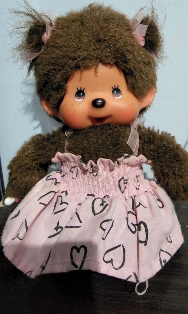 Monchichi doll (Category: Plushies & Soft Toys) located in Valenzuela. Submitted by nicolelyndsoria (Listing ID 1175581462, Image 1). Description: Monchichi Doll RFS: need cash Issue: mejo naalis lang ung onting dikit sa harap na hair ng doll..