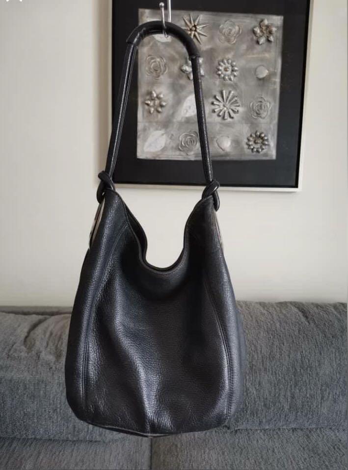 Oroton Medium Kiera Hobo in black Accept swap