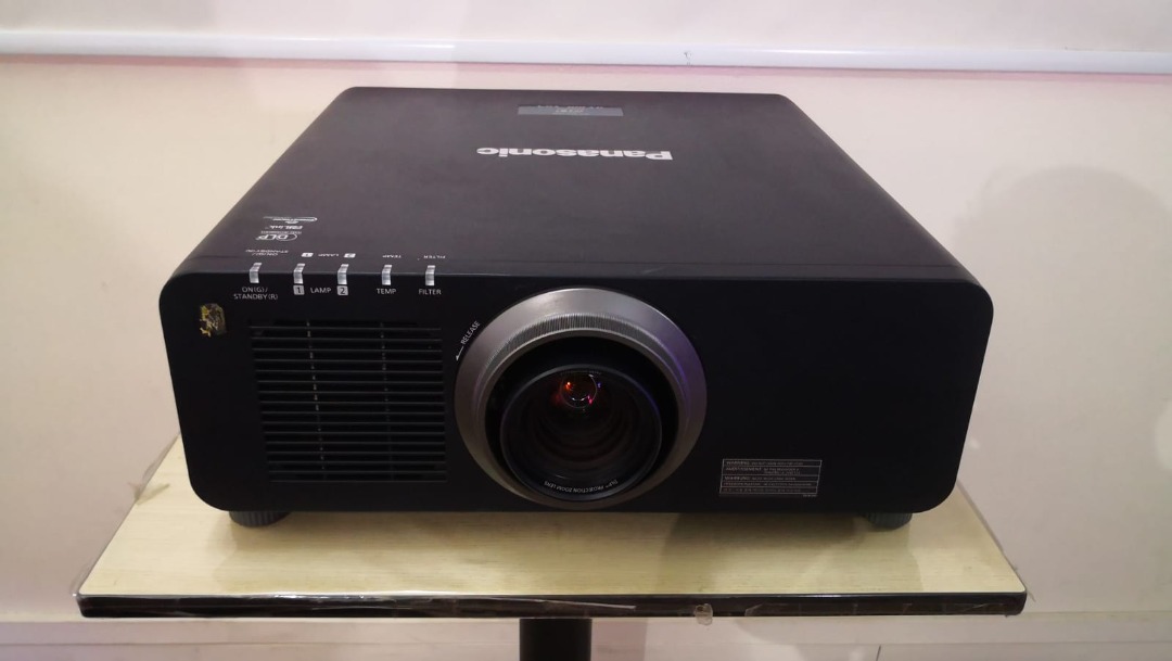 PANASONIC PTDX100 1 DLP 10,000 LUMENS PROJECTOR FOR SALE, Everything