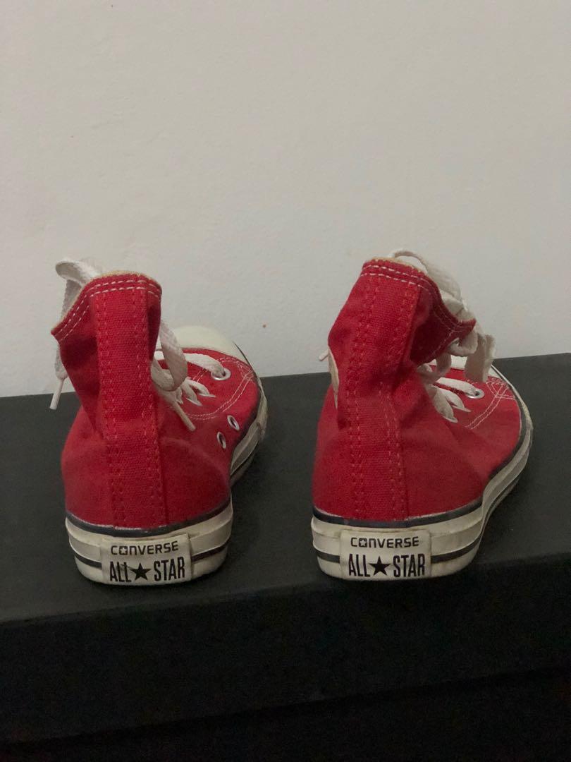 Red Converse Size 5 (Dupe) (Category: Sneakers) located in Quezon City. Submitted by deily (Listing ID 1175491884, Image 2). Description: - Box included - Haven’t used this in years - Payment via GCASH or Bank (BDO, Security, UnionBank) - Shipping through Angkas, Grab, or Lalamove only. Rfs: Funds.