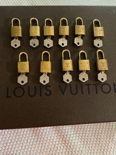 Authentic Louis Vuitton Brass Lock and 2 Keys Set #305