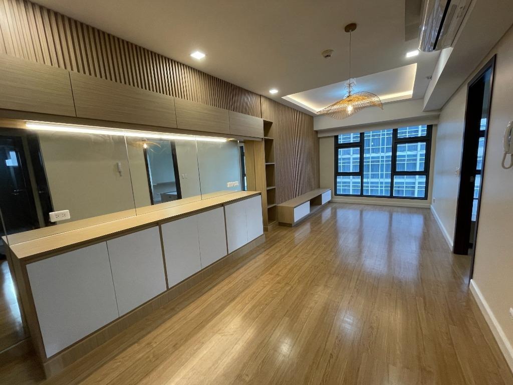 Semi Furnished 2 Bedroom Condominium for Rent in Escala, Salcedo