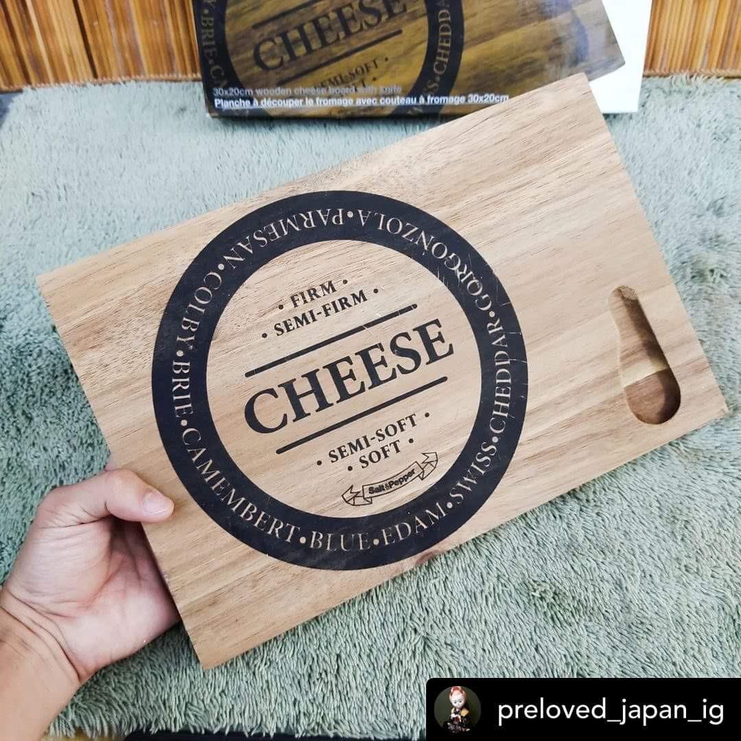 S&P Cheese Board (Category: Knives & Chopping Boards) located in Malolos. Submitted by jestrelita (Listing ID 1175469927, Image 3). Description: S&P Cheese Board P420 - Solid and thick wood - 30cm x 20cm - new with box - branded - no knife included - good condition.