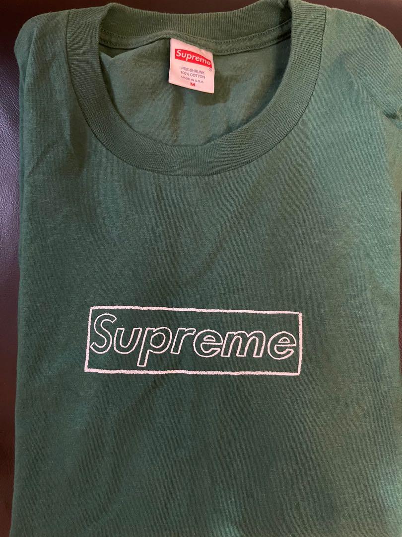 Supreme KAWS Chalk logo tee, 男裝, 運動服裝- Carousell