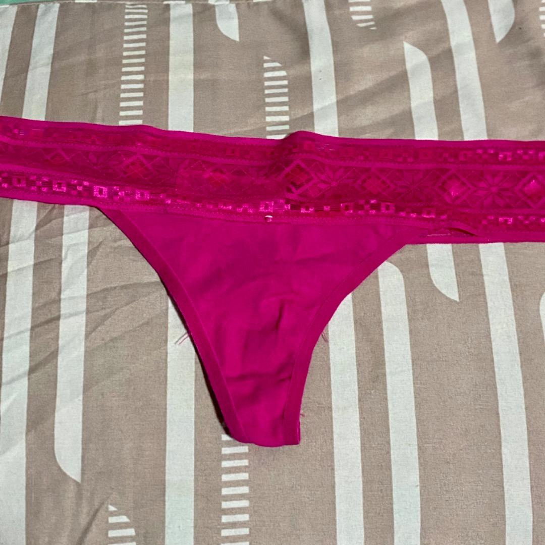 USED LA SENZA THONG, Women's Fashion, New Undergarments & Loungewear on  Carousell